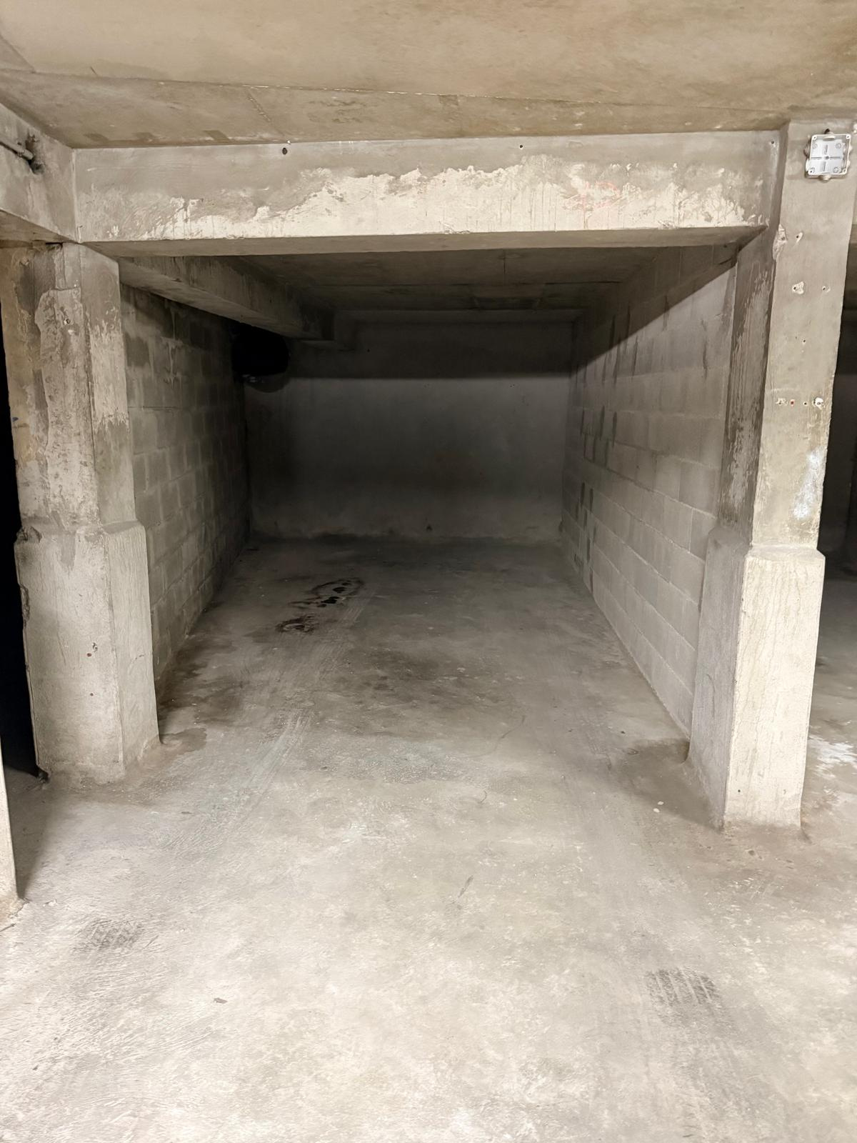 Parking en sous-sol  Secteur faculté de médecine / accès aut